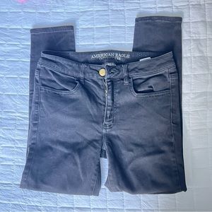 AMERICAN EAGLE Women's Size 6LONG Hi-Rise Jegging Crop Black Jeans